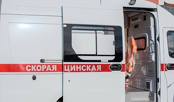 В Волгограде водитель «Лады» врезался в стоящую на светофоре иномарку