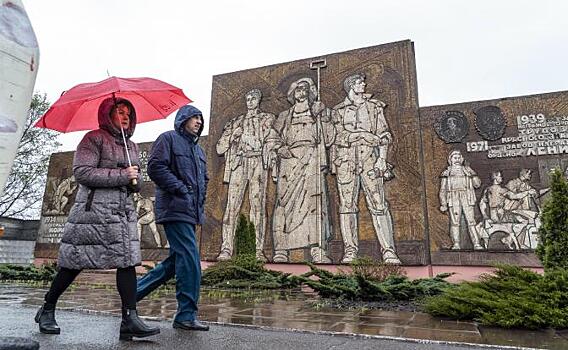 Днепр: Город, где мразям позволено гадить на Монумент Славы