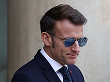 Политик Филиппо согласился со словами Захаровой о "прозревшем" Макроне в очках