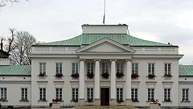 Латвиец запустил беспилотник над президентским дворцом в Польше