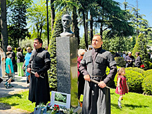 «Цена подвига солдат-освободителей становится все значимее». Как в Грузии отметили День Победы?