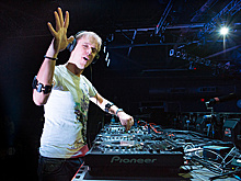 Шоу Армина ван Бюрена и выставка Василия Чекрыгина: чем заняться в выходные