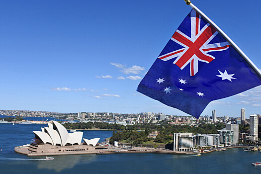 В Австралии чиновник попытался возместить расходы в стриптиз-клубе за счет города