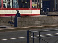 Три человека пострадали после падения Мercedes в подземный переход в Челябинске