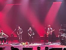 Солиста группы «Звери» облили водой в Костроме