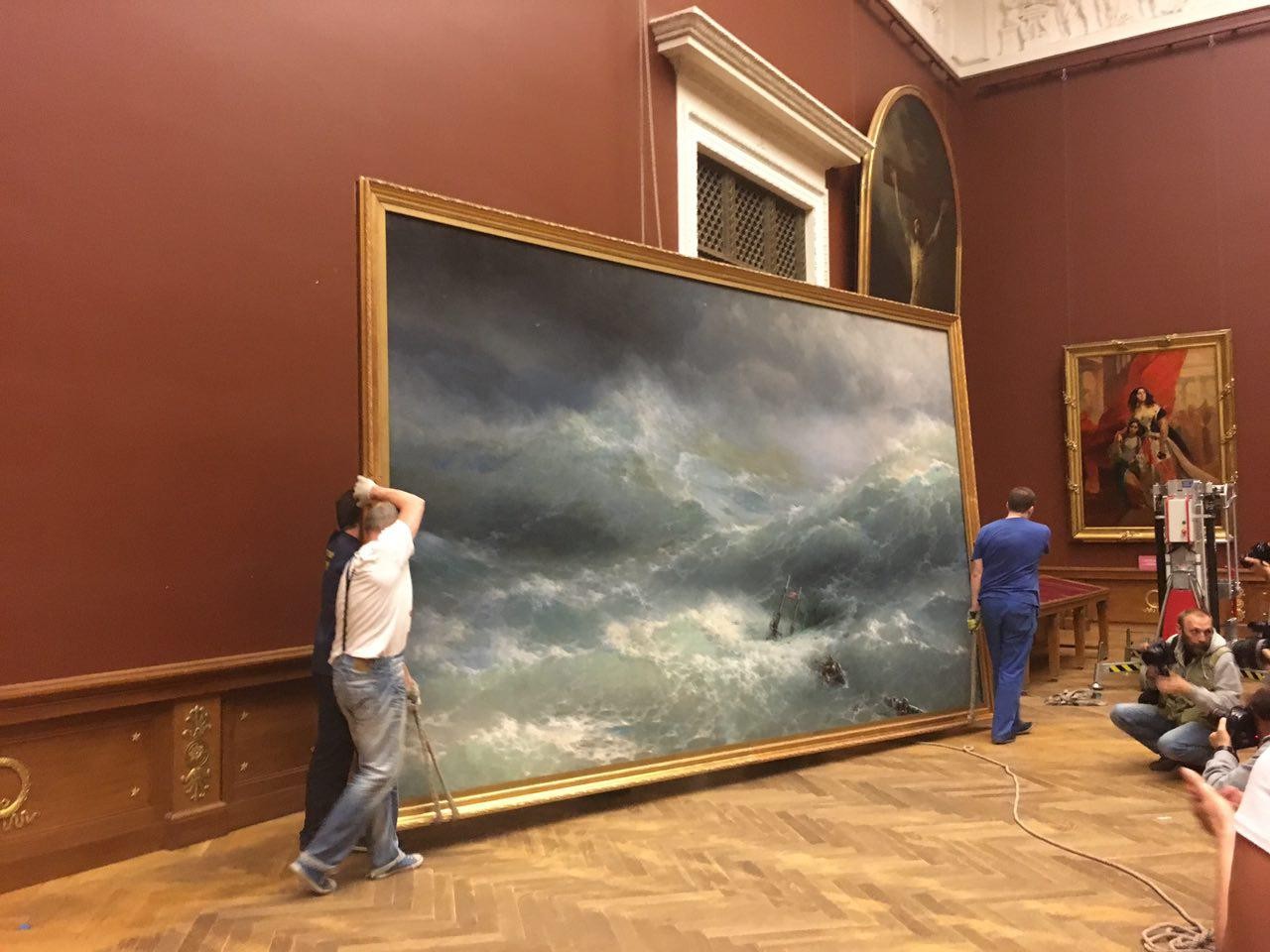 Санкт—Петербургский союз художников: почему творцов не пускают в музеи