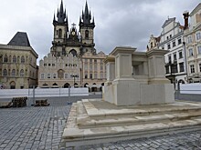 В Чехии выпустили календарь с Гитлером и Менгеле