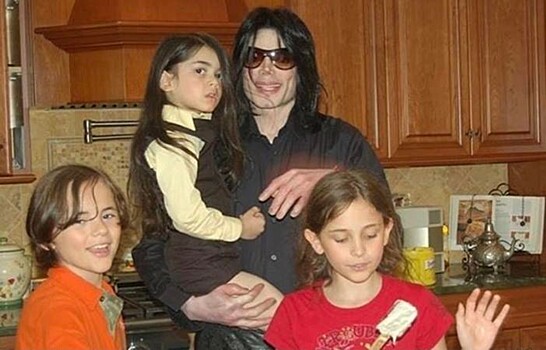Почему у Майкла Джексона белые дети