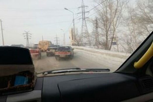 На Императорском мосту образовалась пробка из-за ДТП