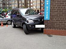 Женщина-водитель сбила пешехода и врезалась в стену дома в Ставрополе