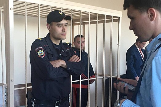 Один за всех: экс-следователя по особо важным делам, обвиняемого во взятке, отпустили домой