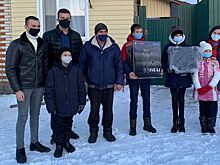 Многодетной семье из Бикмурзино подарили компьютер для обучения детей
