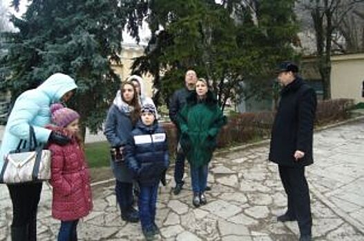 Для детей погибших сотрудников Росгвардии провели экскурсию в Пятигорске