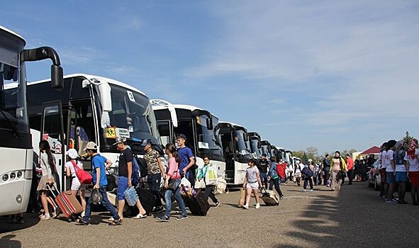 "Бумажное дело": откуда взялись "палки в колесах" туравтобусов Абхазии
