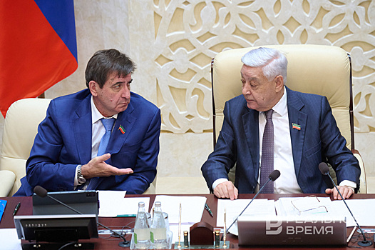 Женщины меньше хотят рожать, а ребенок — к бедности: что придумают в Татарстане?