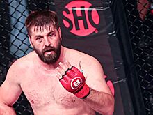 Виталий Минаков — Оли Томпсон, Бойцовский клуб РЕН ТВ, причины простоя Минакова, проблемы с визой, контракт с Bellator