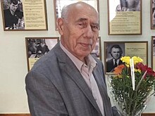 Сегодня день рождения у Анатолия Захарова