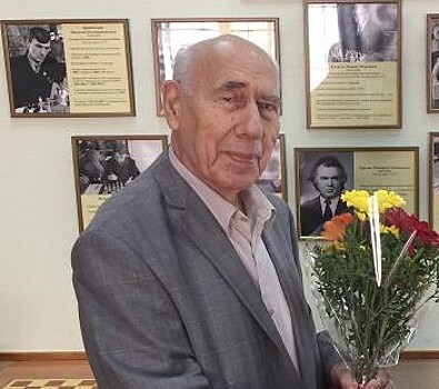 Бессменный глава саратовского шахматного клуба празднует день рождения