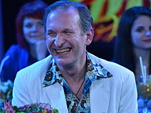 «Посидим, помолчим»: Федор и Виктор Добронравовы растрогали поклонников пением