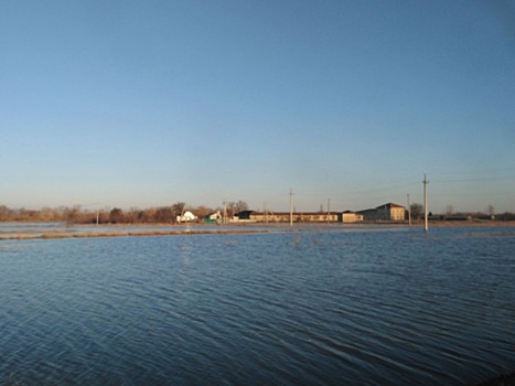В Волгоградской области около 400 человек остаются в зоне подтопления
