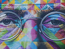 В TikTok появился официальный аккаунт Джона Леннона. С «Imagine», Йоко Оно и челленджами