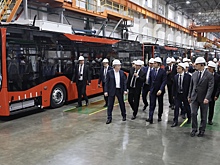 Алиханов проехал за рулем нового троллейбуса «Синара-6254»