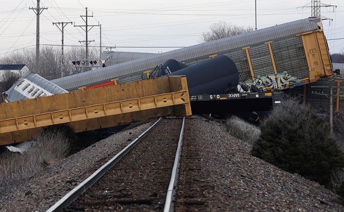 Министр транспорта США: новая железнодорожная авария в Огайо обошлась без утечки химикатов