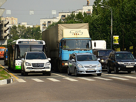 Иностранным водителям придется менять права в России