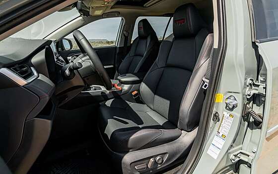 Toyota отзывает автомобили RAV4 в России