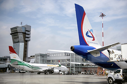 Пассажиры рейса Azur Air более суток не могут вылететь в Анталью из аэропорта Кольцово