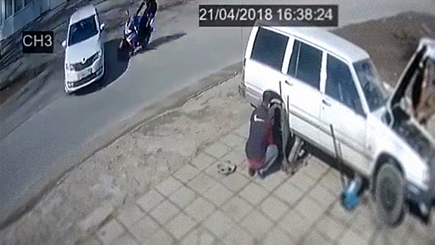 Когда мотоциклисту подставили бочок