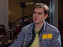 Стример Bratishkin закрыл кредит девушки из TikTok, которую обманул друг-лудоман