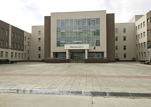 Школьников в микрорайоне Новосибирска эвакуировали из-за угрозы взрыва