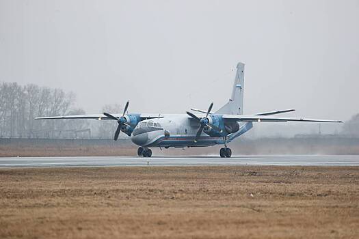 Самолет врезался в уличный фонарь в России