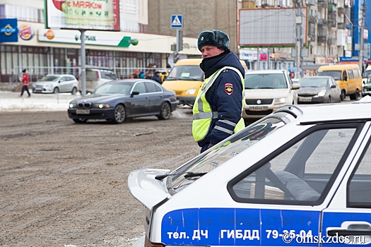 Омичи гасят долги по пути на работу