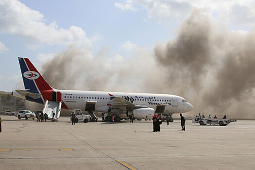 Число убитых в ходе обстрела аэропорта в Йемене возросло до 27