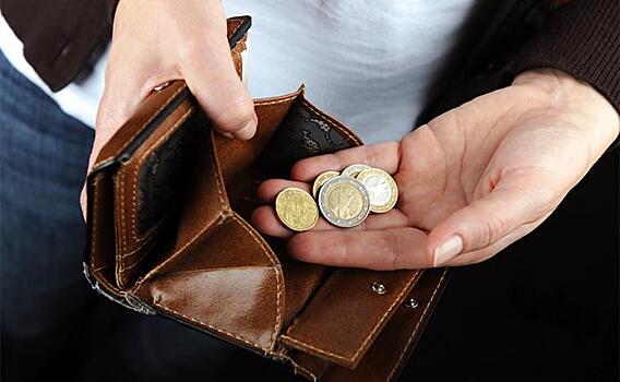 Из россиян начали «выбивать» долги по ЖКХ