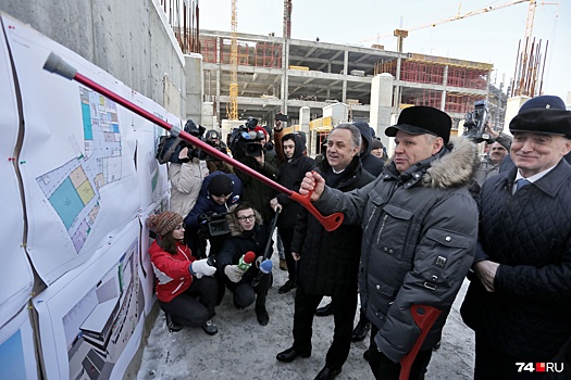 Подмели улицы и вымыли пол: вице-премьеру Мутко показали, как Челябинск готовят к саммитам