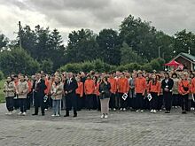 Участники «Поезда Памяти» возложили цветы к мемориалу «Детям — жертвам войны»
