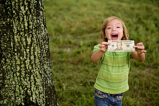 Детская банковская карта: в чем преимущества?