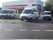В Твери маршрутка наехала на женщину на обочине