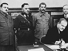 Почему главный идеолог СССР на похоронах нес собственный гроб