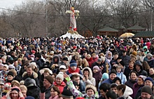 Миллион москвичей встретили Масленицу в парках