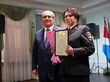 Приморские депутаты поздравили сотрудников полиции