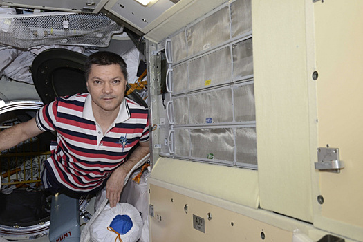 Космонавт Кононенко установил на МКС "умную полку" с подсказками о лекарствах