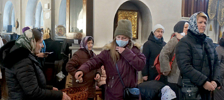 В пушкинском Троицком храме собирают гуманитарную помощь для жителей ДНР и ЛНР