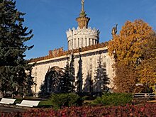Колхозниц много не бывает. Как строили, сносили и снова строили в Москве передовую «Украину»
