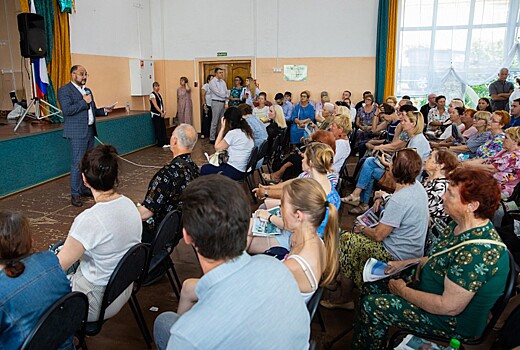 Константин Шестаков встретился с жителями Первомайского района Владивостока