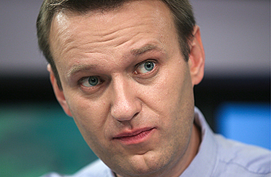Навальный с семьей улетел из России