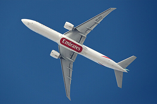 Авиакомпания Emirates бесплатно застрахует пассажиров от COVID-19